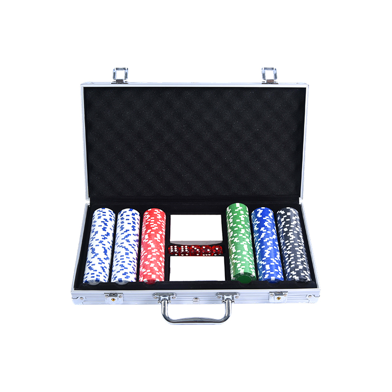 Zar ve Krupiye Düğmesi Premium Poker Çipi Seti ile Tamamlanmış Alüminyum Kasa