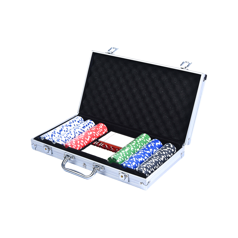 Zar ve Krupiye Düğmesi Premium Poker Çipi Seti ile Tamamlanmış Alüminyum Kasa