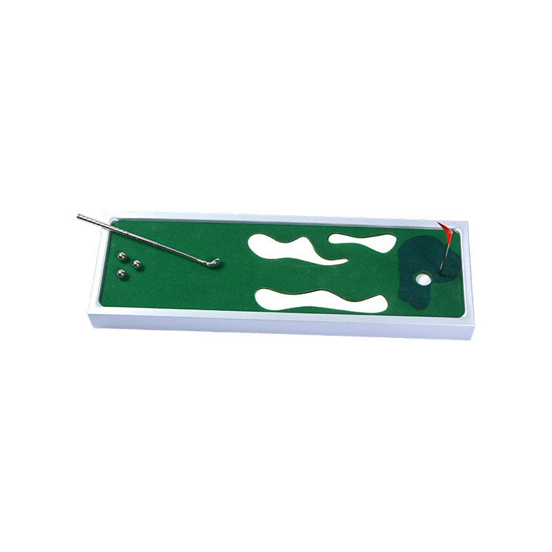 Alüminyum Çerçeve Masaüstü Mini Golf Vuruş Yeşili ile Taşınabilir Kapalı Golf Oyunu